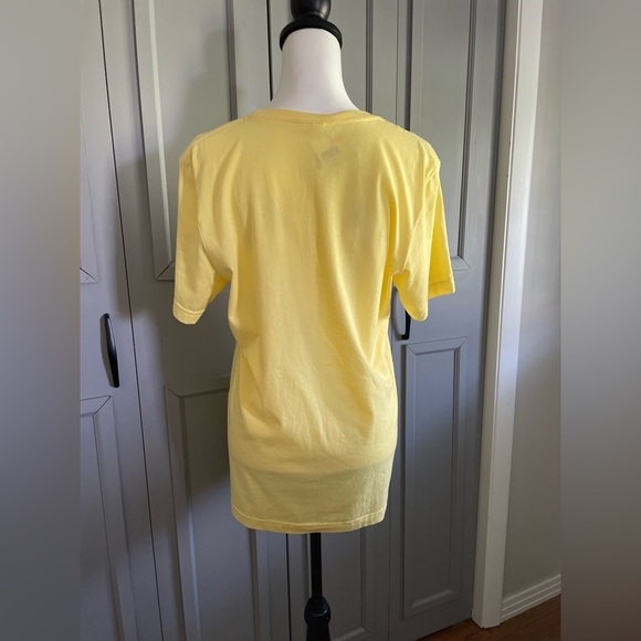 NWT Queen Bee yellow tee, size Medium - Picture 3 of 5